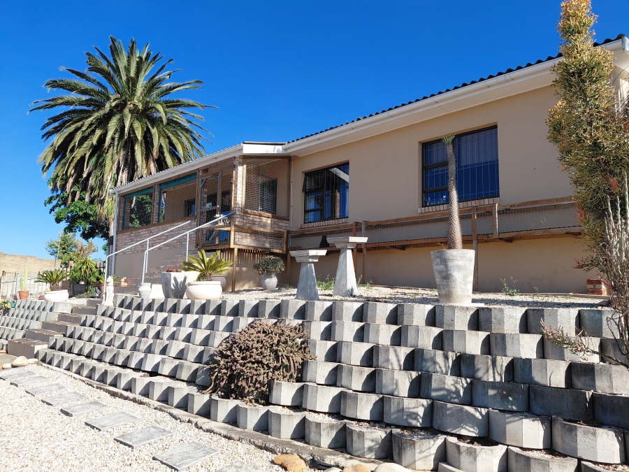 4 Bedroom Property for Sale in Heuwelkruin Eastern Cape